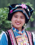 中国少数民族服饰-羌族